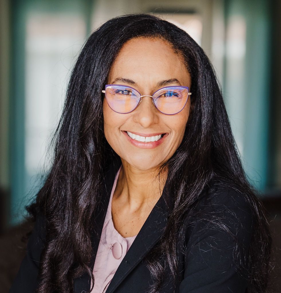 headshot of Dr. Alexis Epperly